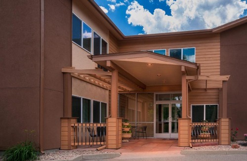 Gunbarrel Hotel | Boulder Twin Lakes Inn