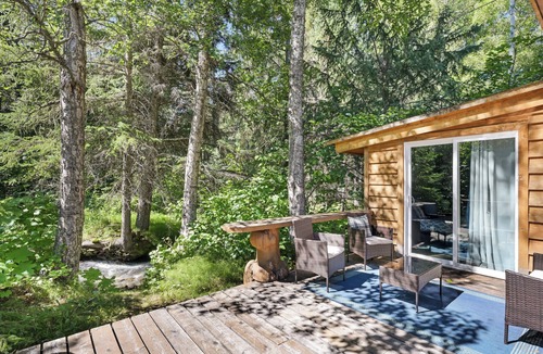 Hope Cabin | Bowman's Cabin - a private cabin in Hope, Alaska right on Bear Creek