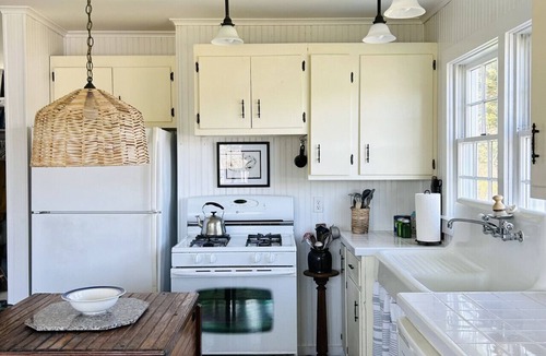 Vinalhaven House | Bowsprit Point on Crockett`s Cove