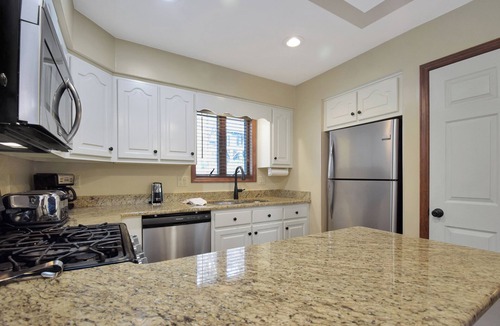 Blowing Rock Condo | Boxwood 4 | Fireplace, Restaurant, Pool, Spa
