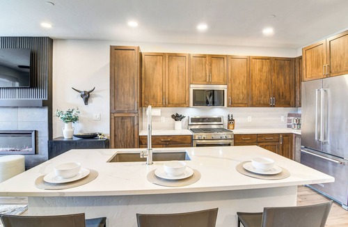 Rendezvous House | Brand-New Townhome w/Hot Tub, 4 Mi to Winter Park