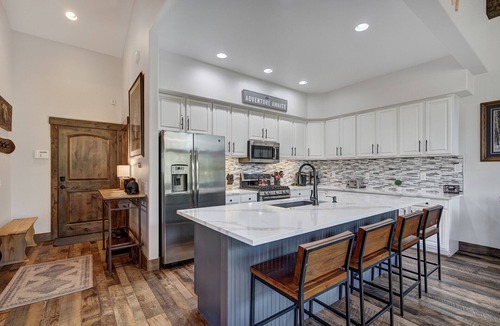 Peak 8 Villa | Breckenridge 137 - Four Bedroom Villa, Sleeps 10