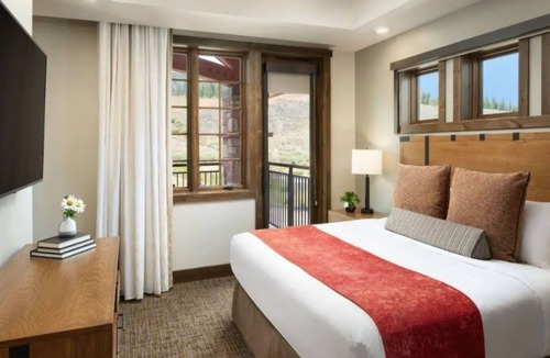 The Highlands Resort | Breckenridge 1BR Villa at The Ranahan –Full Kitchen, Fireplace & Mountain Escape