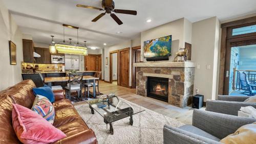 Breckenridge House | Breckenridge Vacation Rental Condo with Balcony!