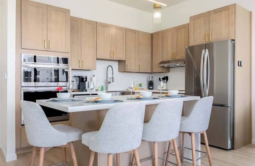 Waikiki Apartment | Breezy 1BR w/ocean, mountain & city views