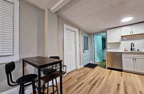 Bristol Apartment | Brickhaven Studio: Detached Kitchen turned Studio!