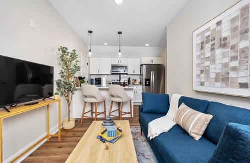 Victorian Village House | Bright 1-Bed Carriage Apartment with Garage Parking in Walkable Columbus Location