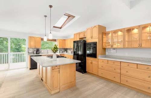 Tukwila House | Bright 3BR/2BA Upper Unit | Close to SeaTac