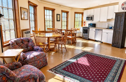 Post Mills Apartment | Bright & Airy Large Private Room & Bath with King-sized Bed