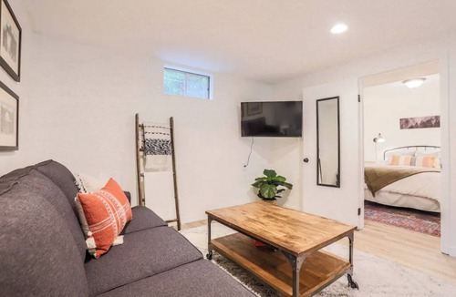Longmont House | Bright and Cheery, Private Basement Apartment!