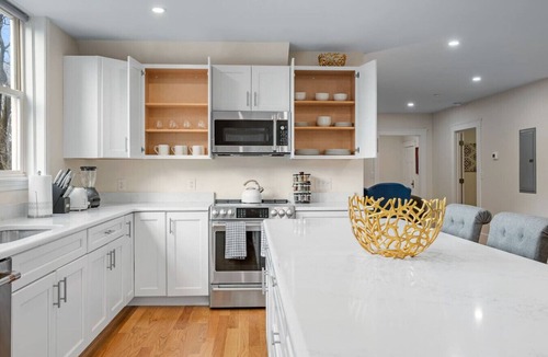 Worcester Condo | Bright and Spacious 2BR/2BATH Condo with Parking- Highly recommended by guests