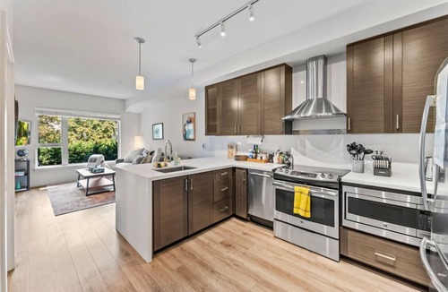 Old Ballard Condo | Bright Ballard Condo w/Modern Kitchen & Gym