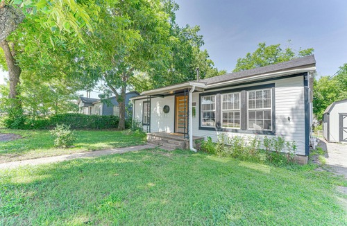 Midlothian House | Bright Ivory Studio Getaway- Walk Shops & Dining
