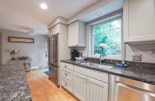 Kennebunk House | Bright & Spacious Home near to Beaches and Dock Sq