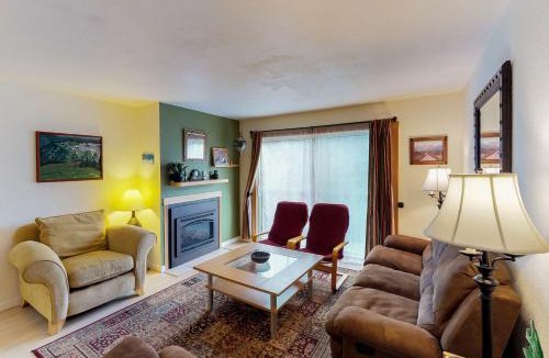 Alyeska Apartment | Brighton Condo #208