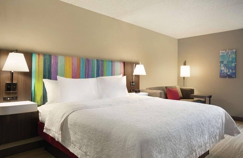 US 290 Hotel | Brookhollow Accommodation near Local Restaurants | Pets Allowed | Free Parking