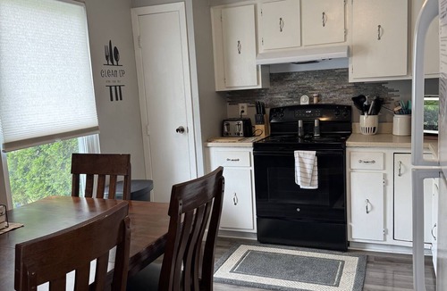 Kilbourne Condo | Buckeye cozy condo with hot tub and pool table