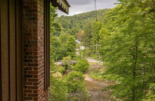 Todd Cabin | Bucky's Hideaway: Gated, private New River access
