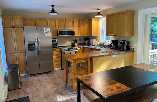Tamworth House | Buddy Home Swift River waterfront family and dog friendly