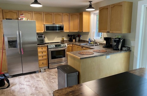 Tamworth House | Buddy Home Swift River waterfront family and dog friendly