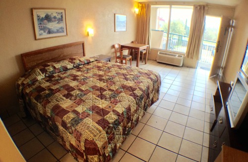 Georgian Acres Hotel | Budget Inn