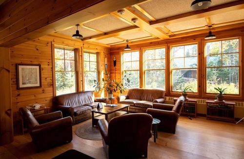 Greenville Ski Chalet | Bunk in shared room with shared bathroom