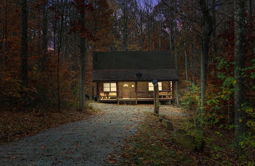 Logan Cabin | Cabin In Hocking Hills! Pet Friendly, Hot Tub, Secluded.