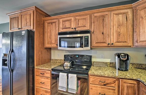 Blowing Rock House | Cabin w/Fireplace & Mountain Views: 5 Mi to Boone