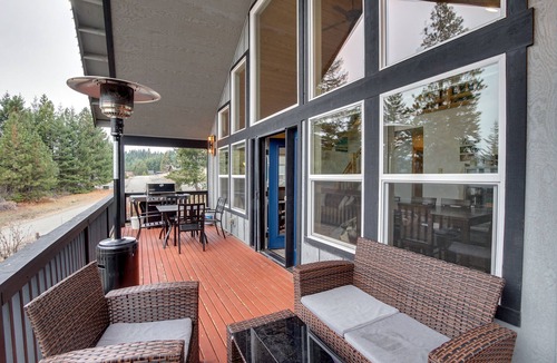 Ronald Cabin | Cabin w/Hot Tub & Fire Pit: 2 Mi to Cle Elum Lake