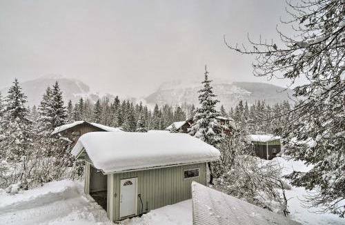 Alyeska House | Cabin w/Hot Tub & Views: 1 Mile to Alyeska Resort