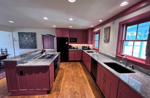 Cabot House | Cabot Plains Farm stunning fall foliage, mountain views, covered bridge, 4B 3BA