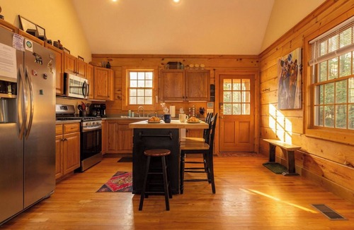 Deep Gap Cabin | Camp Sasquatch*3B/3BA*PetsOk*Pool