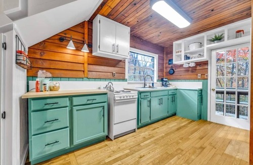 Ellijay Cabin | Camp VIbes: Private Creek, 4 Acres, Nat'l Forest