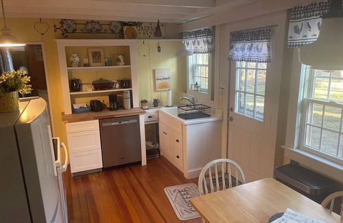 Cedar Bushes Cottage | Cape Cod Bay, charming cottage Plymouth Ma