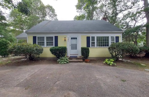 West Hyannisport House | Cape Cod Fun - Entire home 3BR up to 9 guests