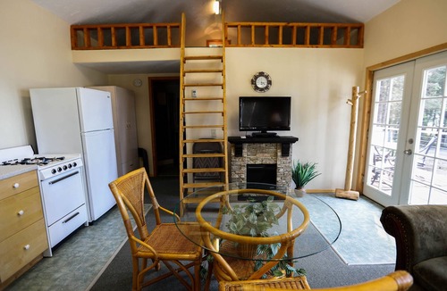 Kalifornsky Cabin | 'Cape Kasilof Cabin' Waterfront/Sunset Views