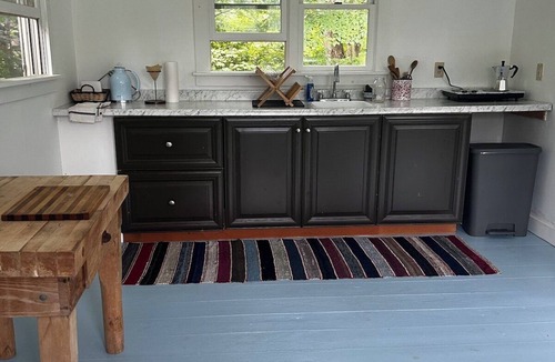 Brooksville Cottage | Cape Rosier Cozy Guesthouse