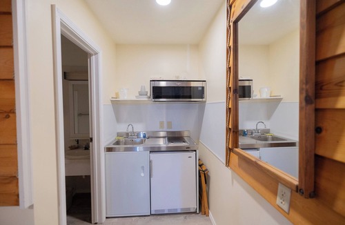 Haines Hotel | Captain's Choice Motel