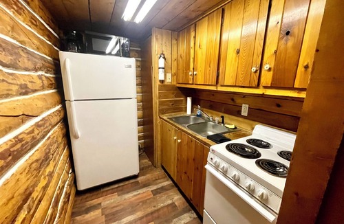 Deltana Cabin | Caribou Cabin -Rustic Cabin with Sauna