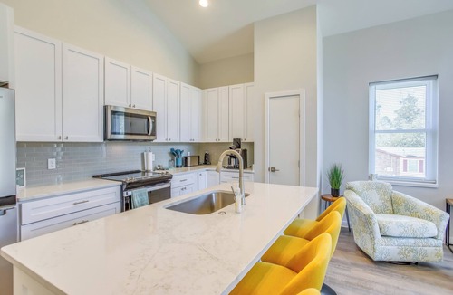 North Carolina Coast Apartment | Carolina Beach Vacation Home Near Boardwalk