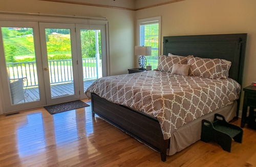 Grassy Creek Cottage | Carolina Pines- Mountain Home w/ Firepit, WiFi and Gas Logs