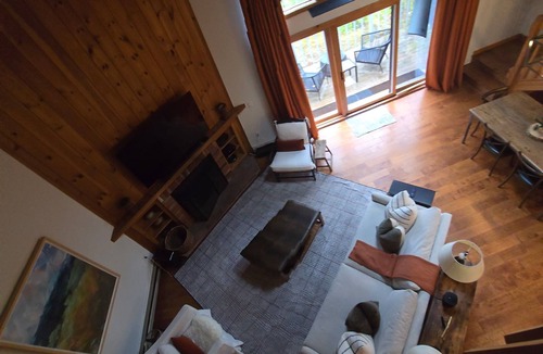 Lincoln House | Casual and Elegant - Townhouse Centrally located in Lincoln 1 mile from Loon Mtn