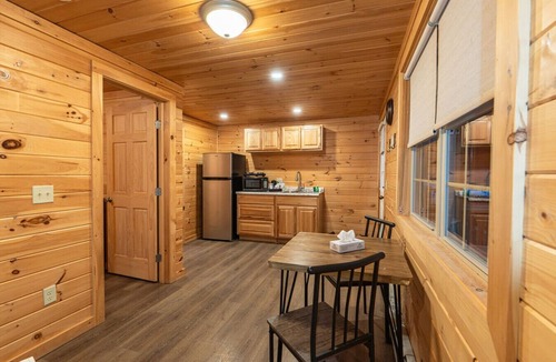 Bethlehem Cabin | Cedar Suite Quiet Work Retreat White Mountains