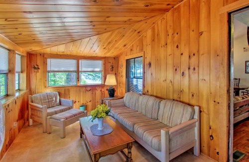 Center Ossipee House | Center Ossipee Pet-Friendly Cottage w/Dock!
