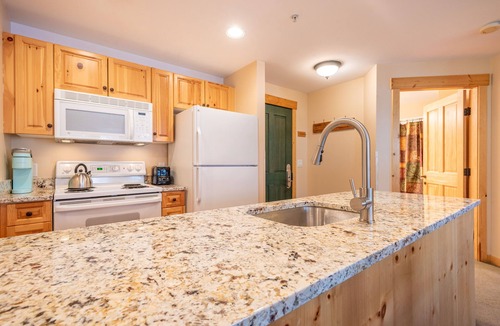 Copper Mountain Village Condo | Center Village One Bedroom, Free Wifi, Free Underground Parking