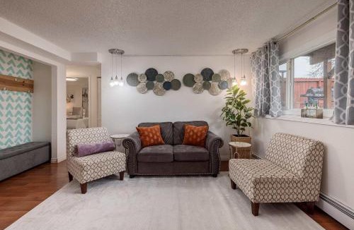 Taku - Campbell Apartment | Central 2BR Anchorage Adventure Hub