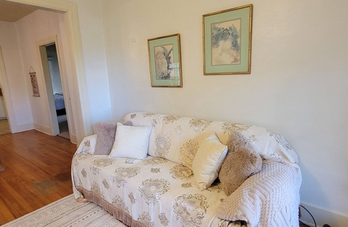 Canon City House | Centrally-located quaint bungalow