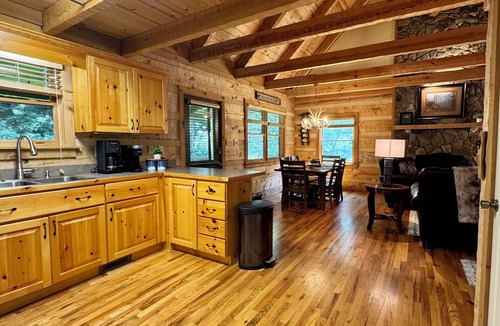 Seven Devils Cabin | Centrally Located 3 Bedroom Cabin with AC and Hot Tub!