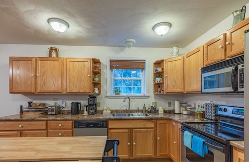 Greenwood Ski Chalet | Chalet w/ Fire Pit, Deck, Grill, Kayaks, Hot Tub, Games!