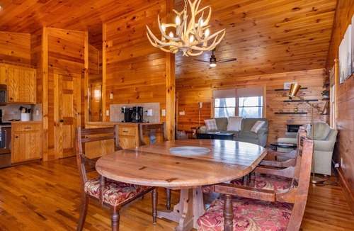 Ferguson Cabin | Changes in Altitude, hot tub, views!